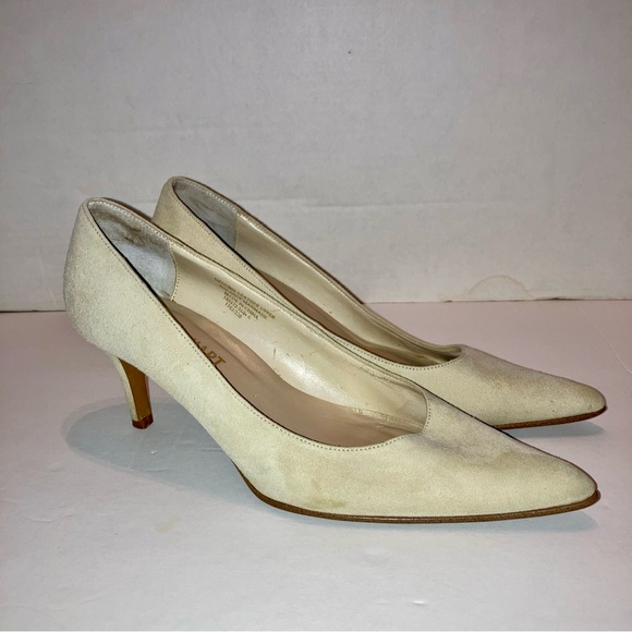 Colin Stuart Size 6 Beige Suede Heels - Picture 1 of 8
